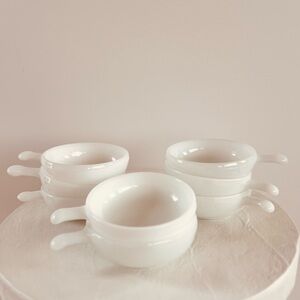 SET OF 8 VINTAGE MILK GLASS STACKABLE‎ SOUP BOWLS W/ HANDLES OVEN/MICROWAVE SAFE